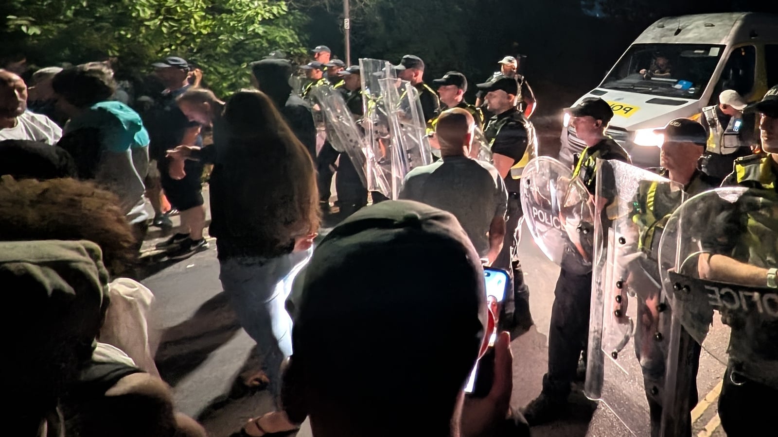 UK govt condemns 'thuggish' Portsmouth migration protest