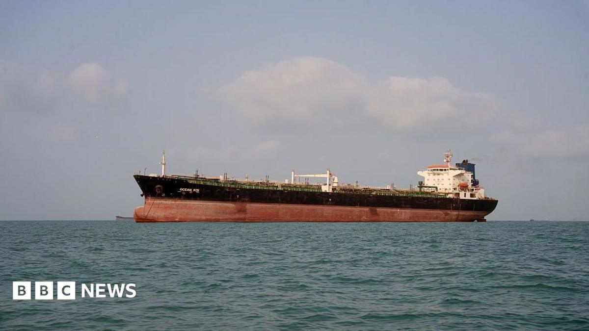 US hits three Iranian oil tankers after saying its warships were targeted