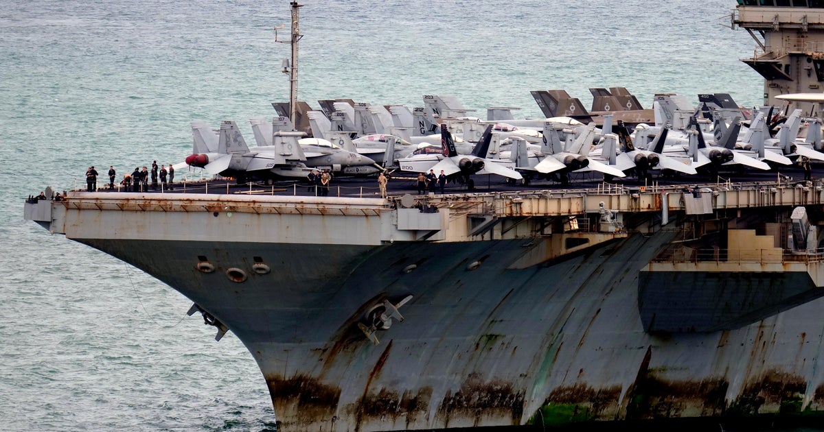 USS Abraham Lincoln docks in Thailand after more than 9 months at sea