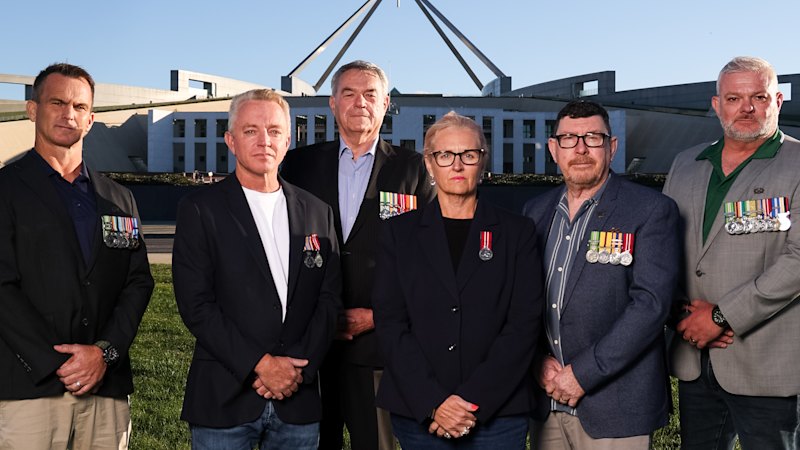 Veterans to lay down medals in escalation of fight with Albanese government over healthcare cuts