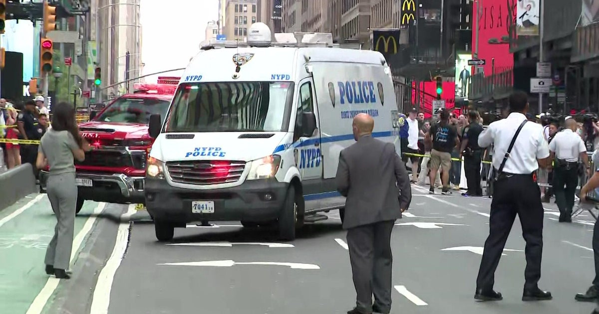 Victim in Times Square stabbing, shooting identified as Bank of America employee