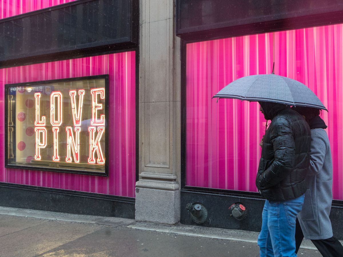 Victoria’s Secret falls on slowing pace of sales growth