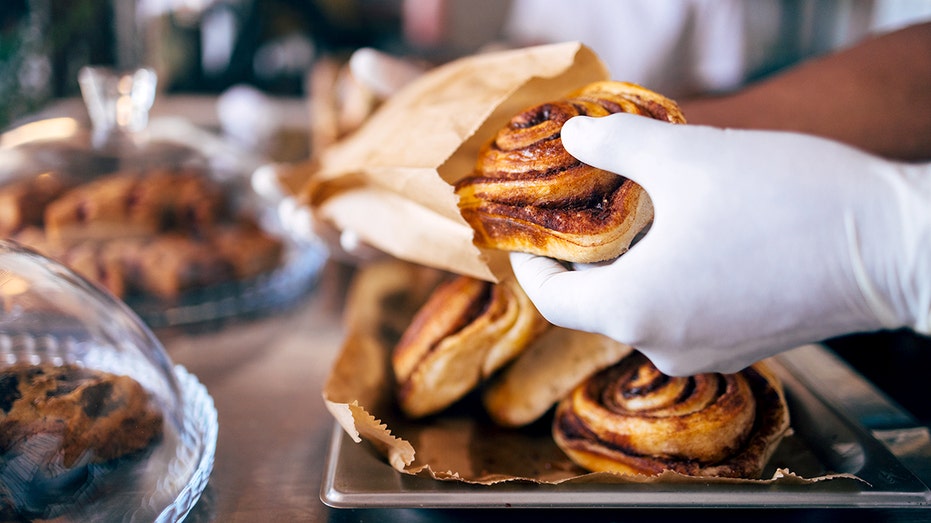 Viral bakery's missing cinnamon rolls spark $3,100 theft accusation and Border Patrol plot twist