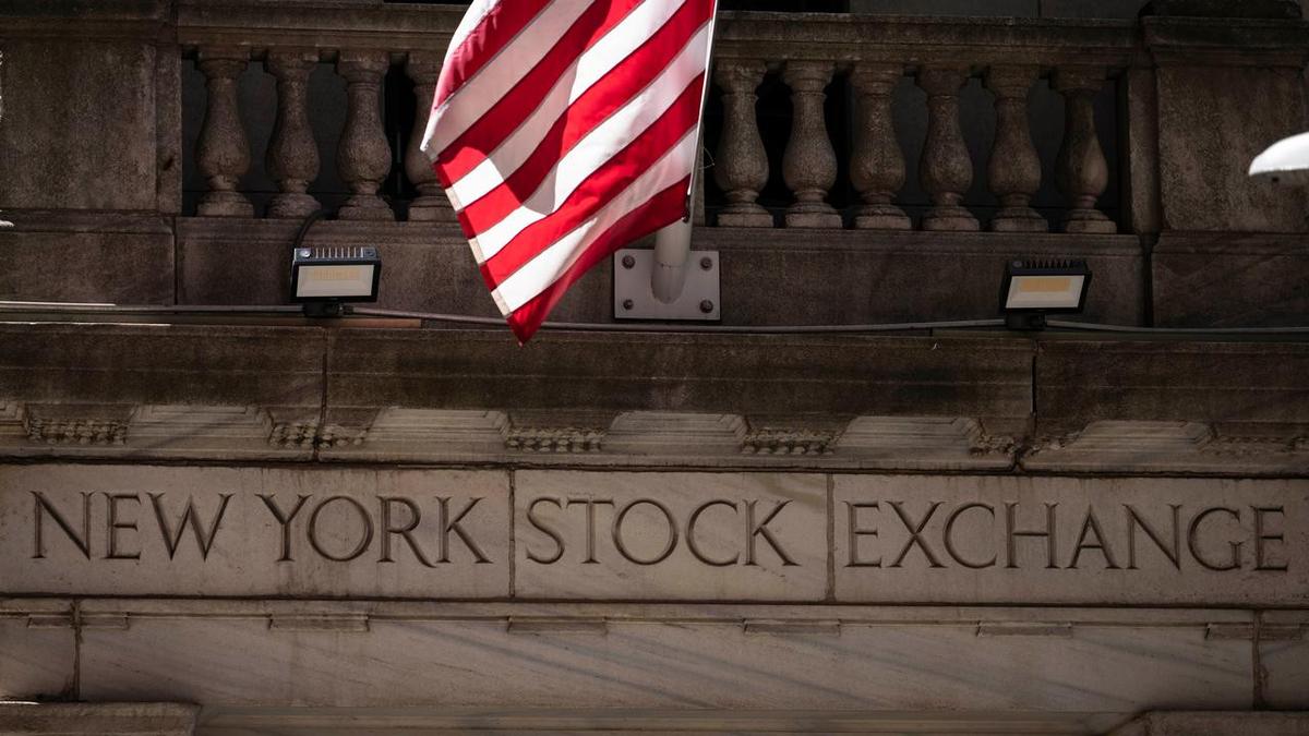 Wall St slips as Gulf tensions send oil high