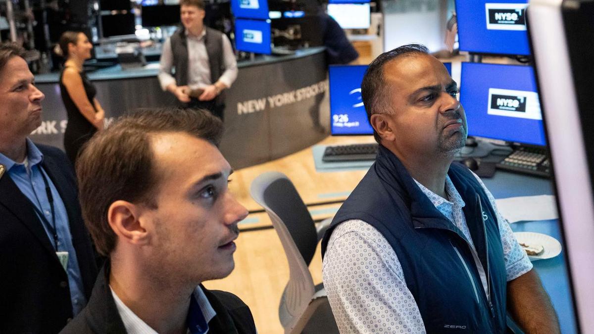 Wall Street gains on rate comments from Fed's Waller