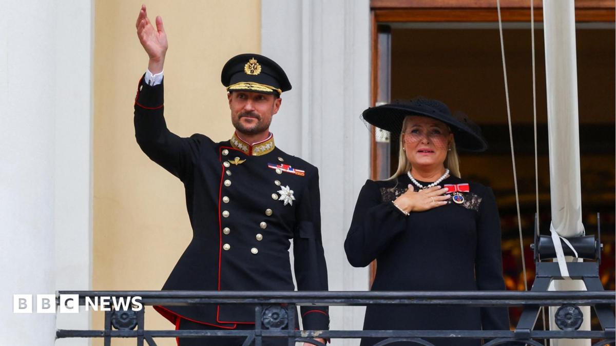 Watch: Europe's royalty pay last respects to King Harald V in Norway