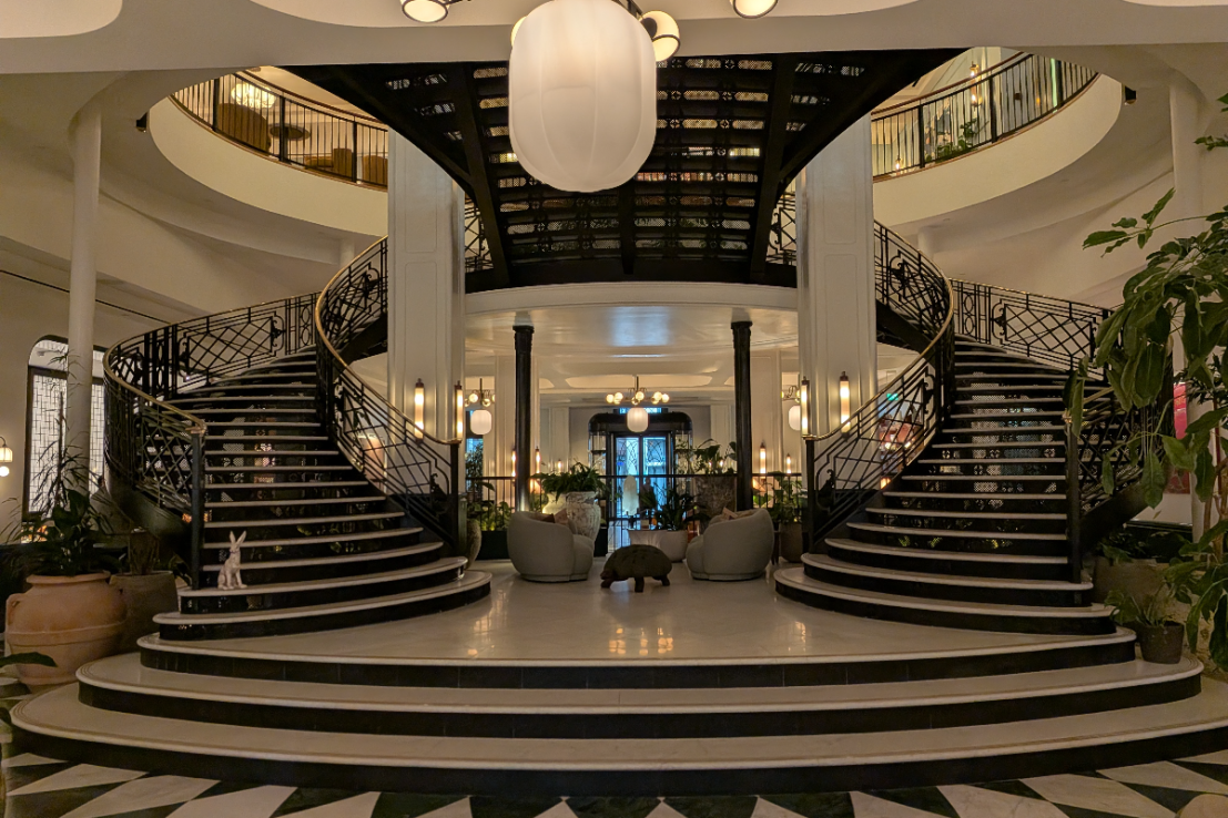 We desperately need more negative hotel reviews