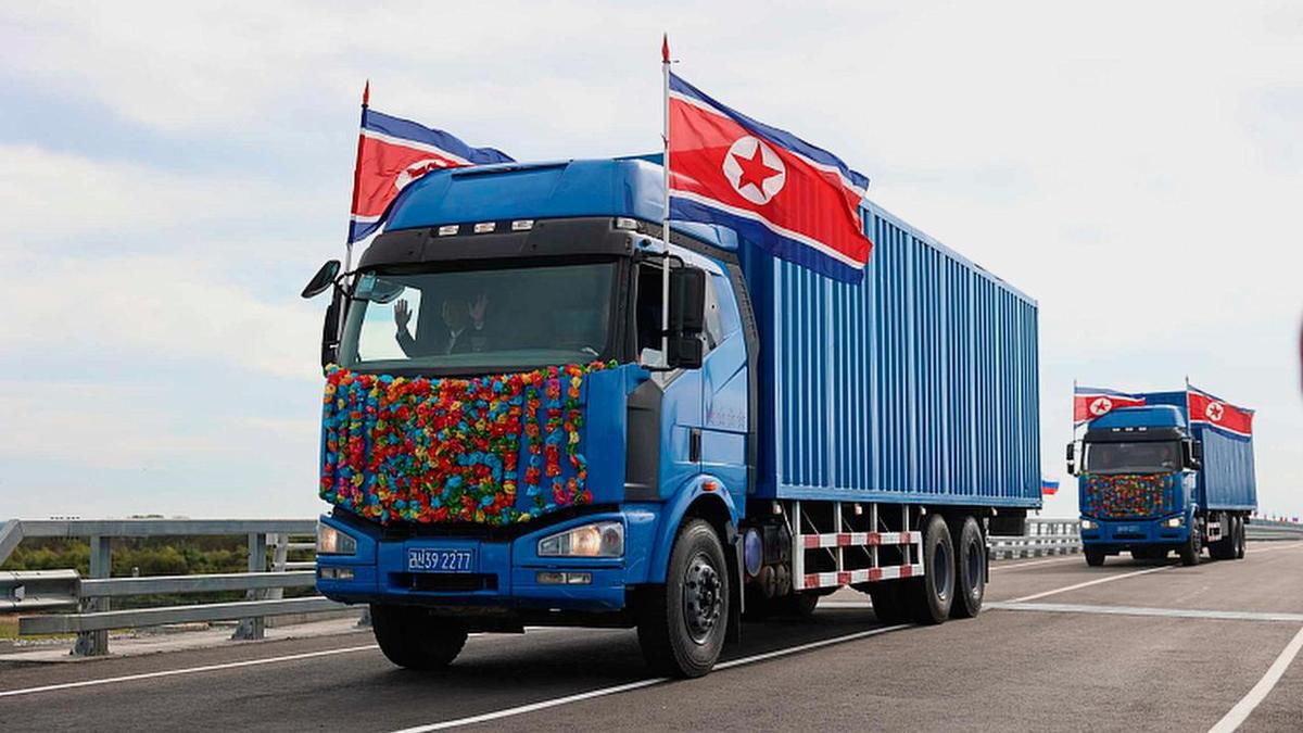 Wheel diplomacy: N Korea, Russia open first road link
