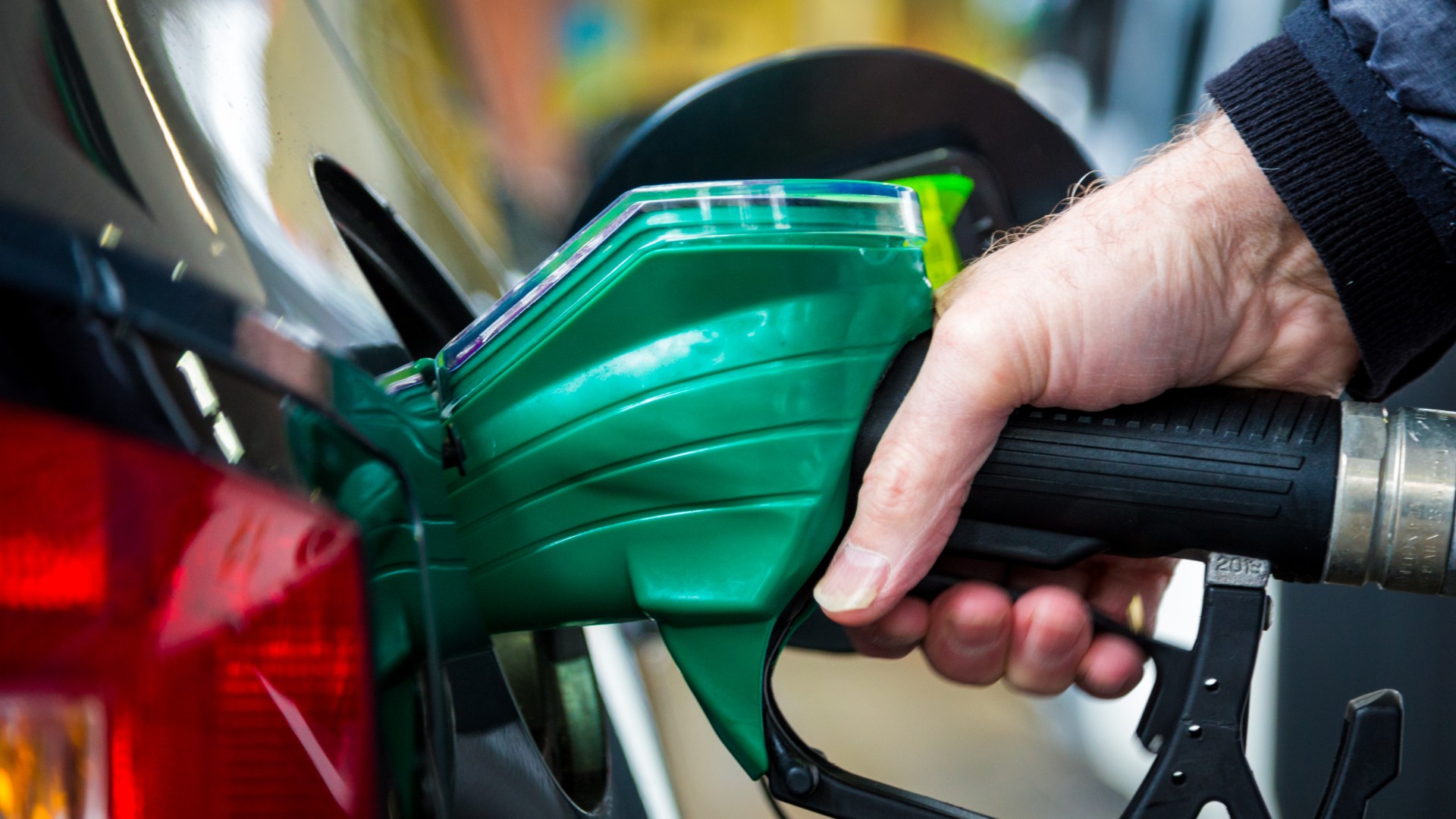 Where’s the cheapest petrol and diesel in YOUR local area? Use our simple tool to find the best prices today