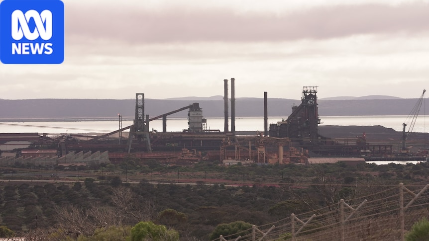 Whyalla steelworkers 'stubbornly determined' to keep plant going
