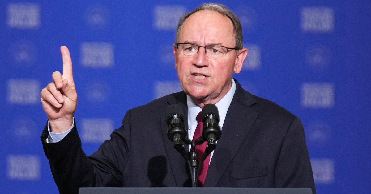 Wisconsin Congressman suffers minor injury after lake emergency landing