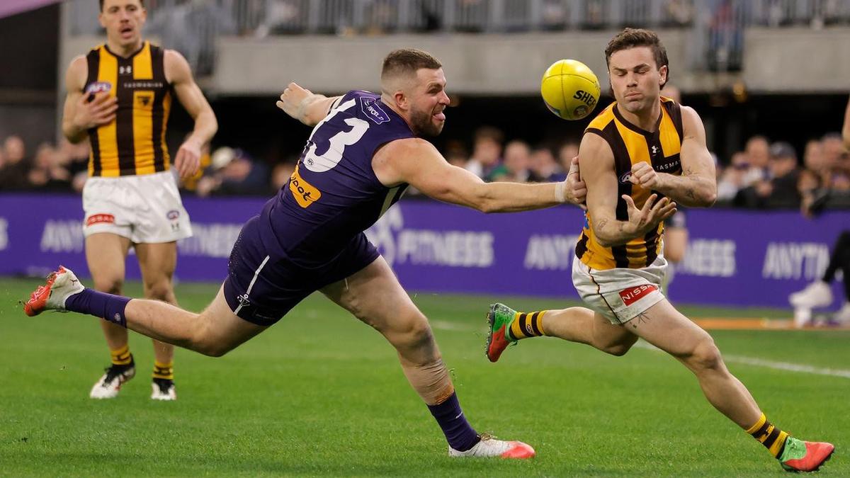 Wizard dazzles as Hawks stun Dockers in Perth boilover