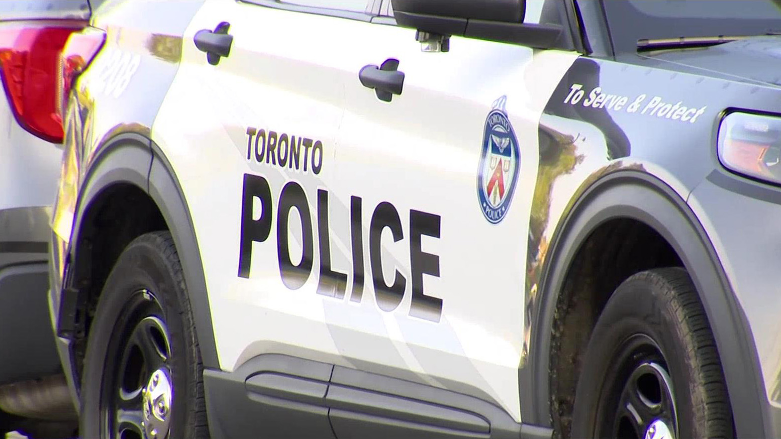 Woman stabbed, suspect arrested in Oakwood Village
