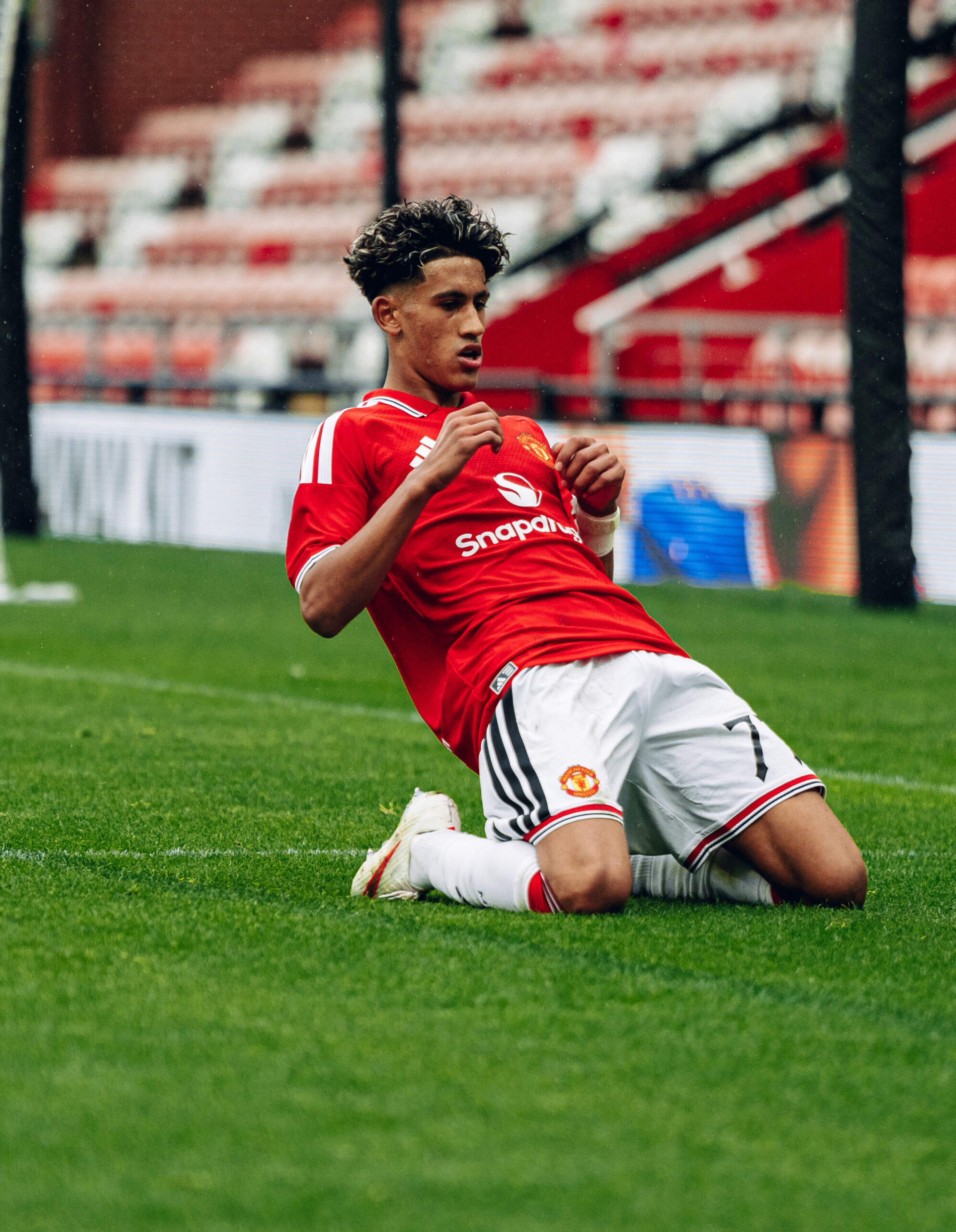 Wonderkid JJ Gabriel stuns Manchester United by asking to leave club