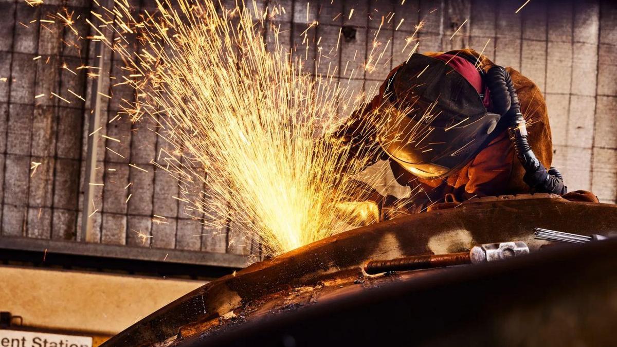 Worker loses hand in horror machinery accident at Kwinana mining workshop in WA