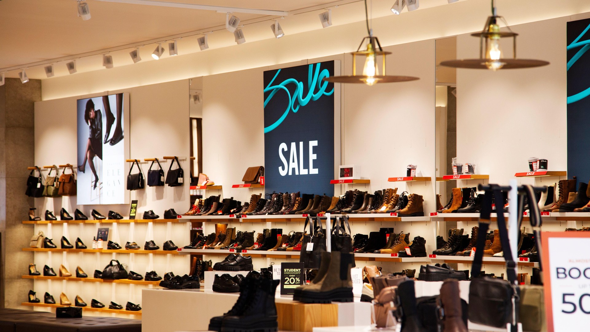 ‘Another iconic store gone’ sob shoppers as legendary British shoe chain shuts down ‘exceptionally busy’ branch for good