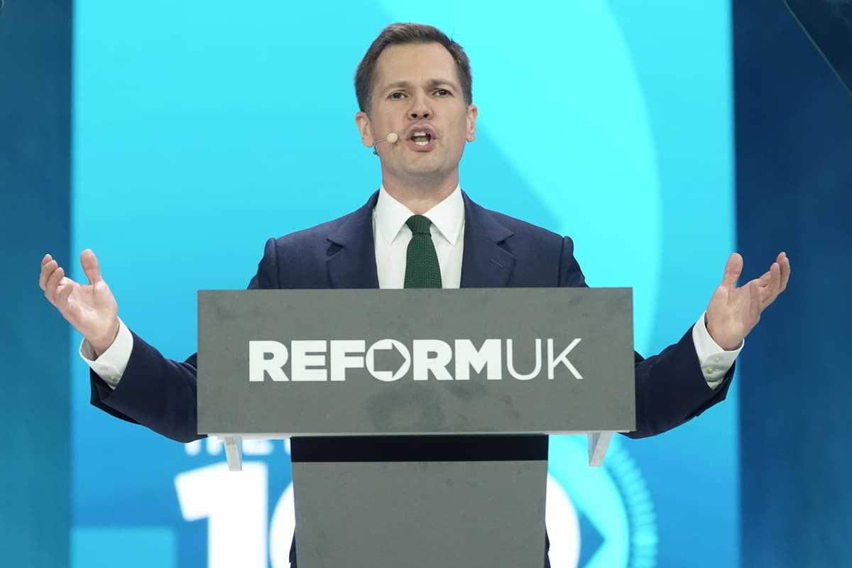 ‘Boohoo’: Jenrick mocks protester after clip of Reform UK audience pulling hair