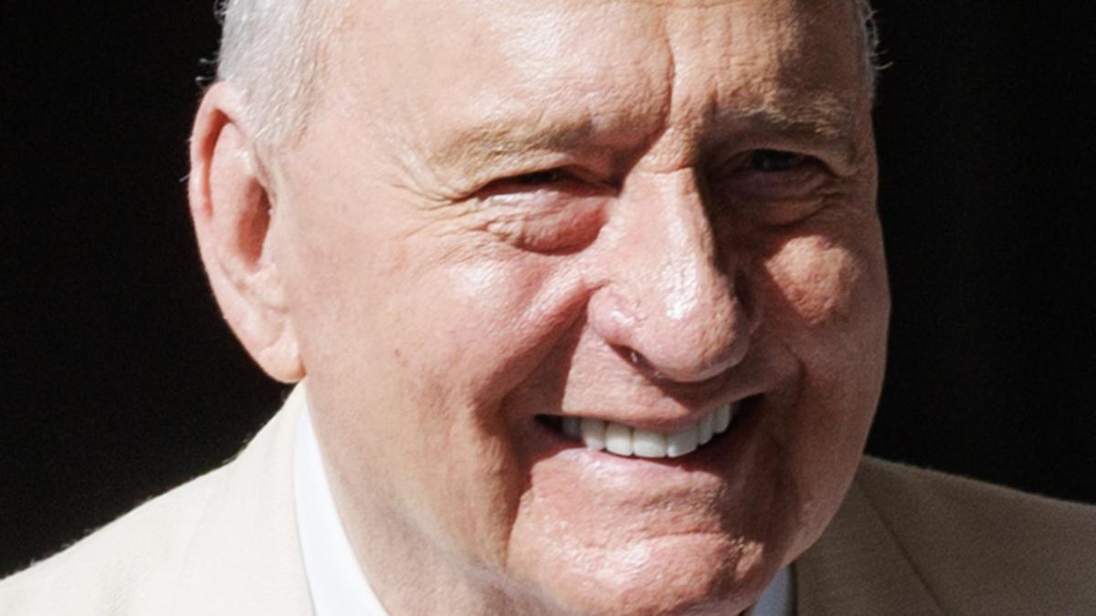 ‘Go the grope’: What Jones accuser told friends and family