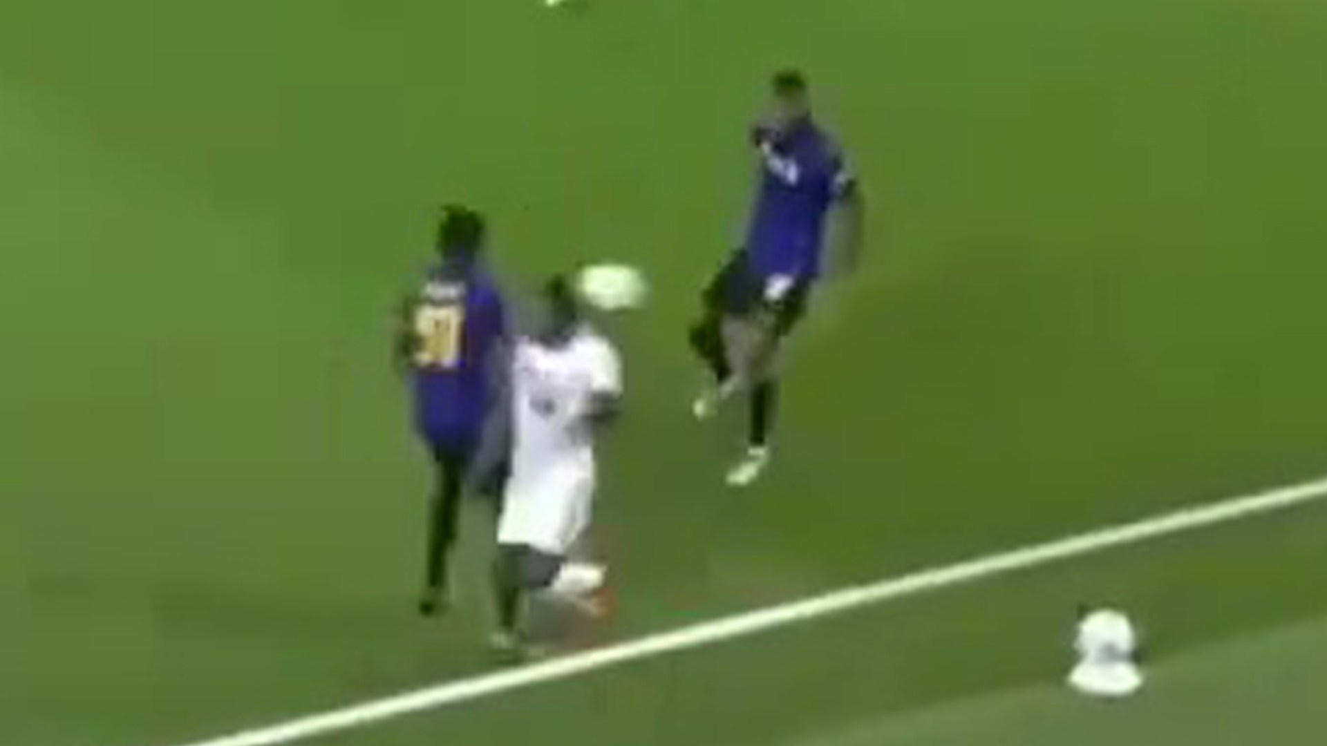 ‘I could watch this the rest of the day’ – Fans in hysterics as Vinicius Jr gets brutally bodied trying cheeky trick