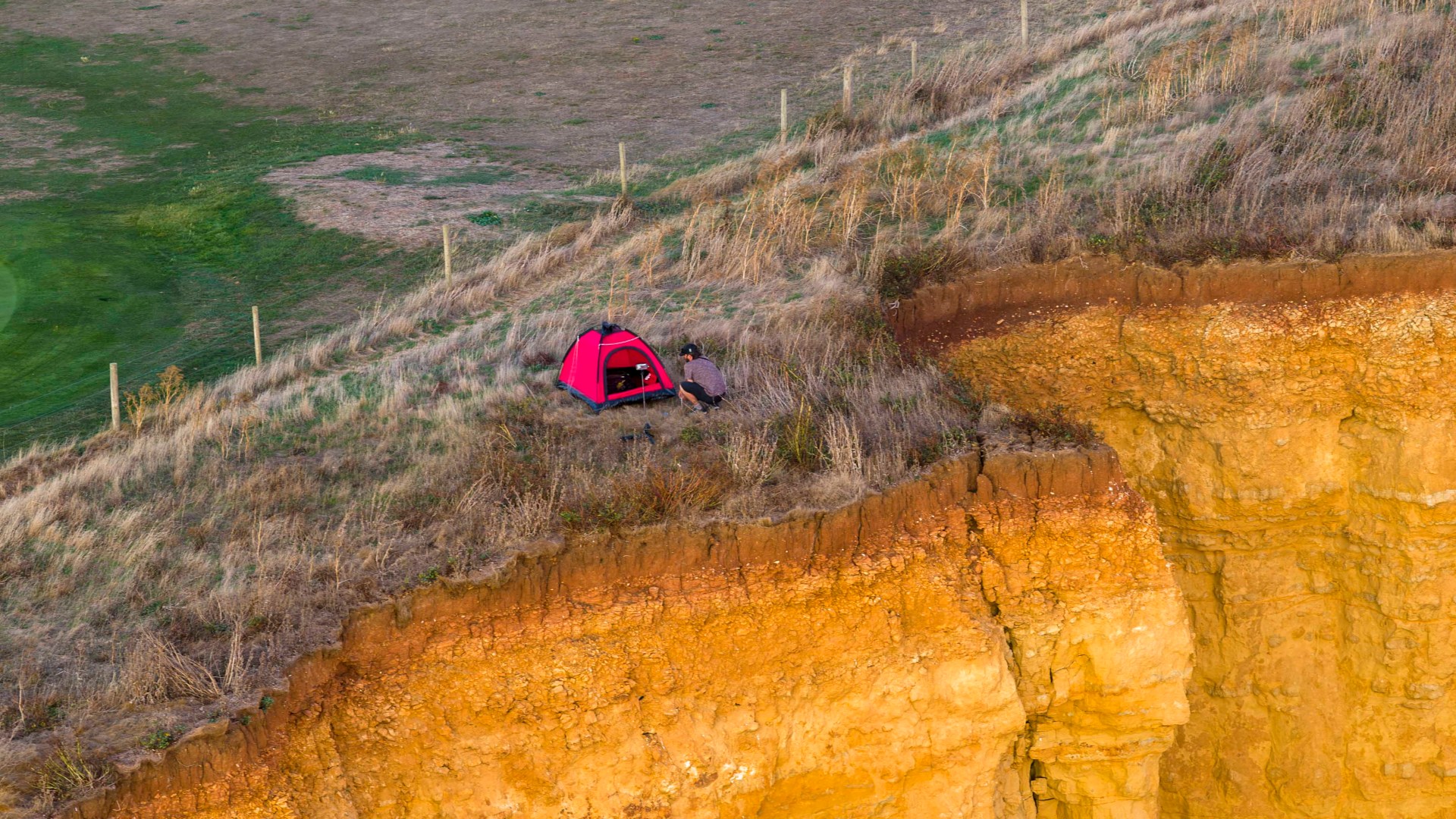 ‘Idiot’ camper pitches tent on edge of crumbling 150ft cliff at beauty spot made famous by hit TV show