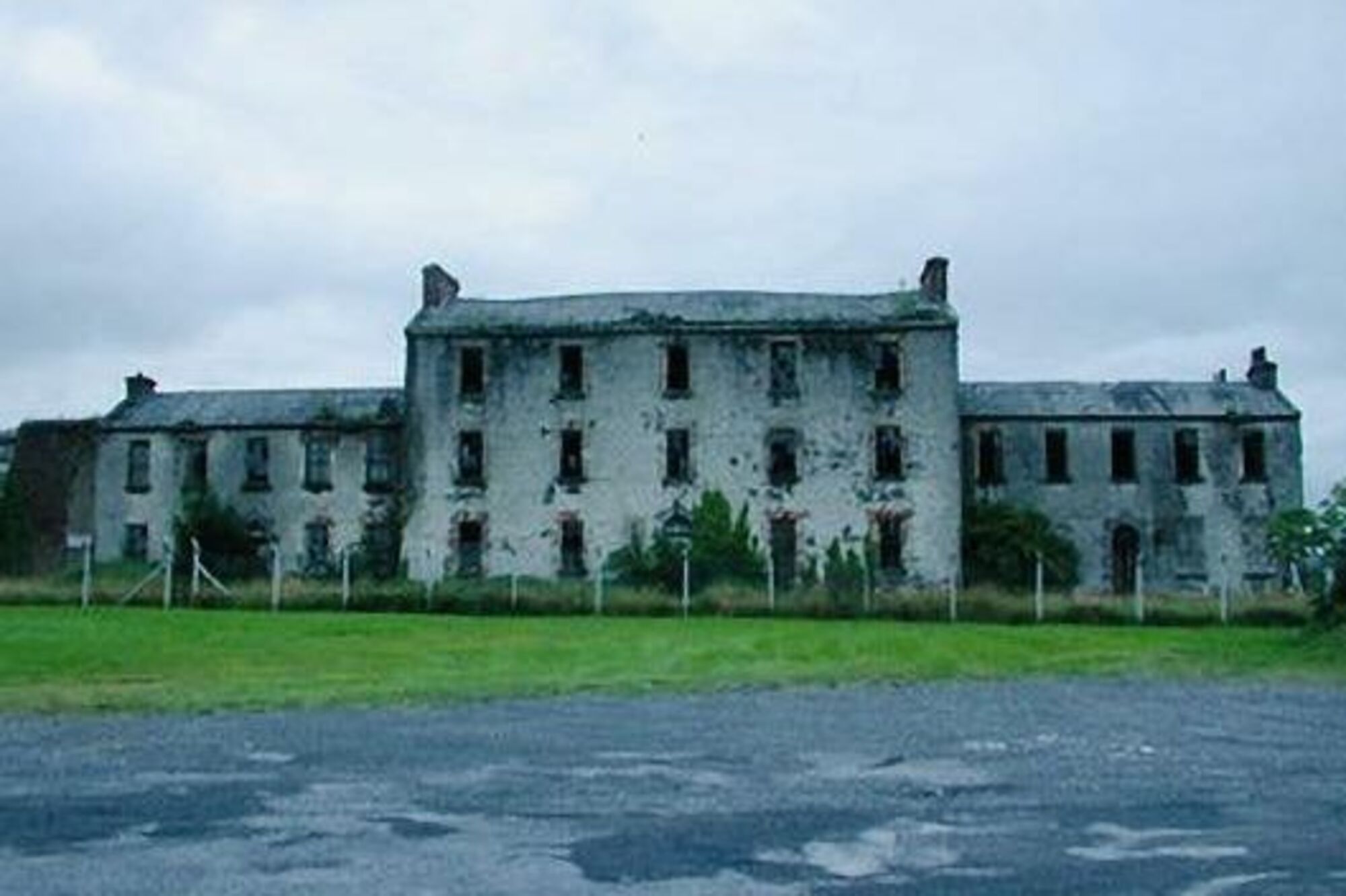‘It’s a very important part of our heritage’ – campaigners try to save Tipperary military barracks from demolition