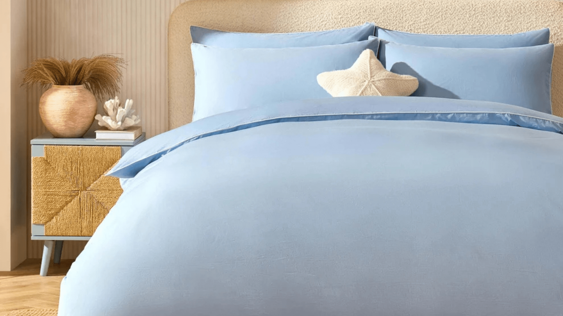 ‘Luxurious’ 200 thread count duvet set for under £10 in at major homeware retailer