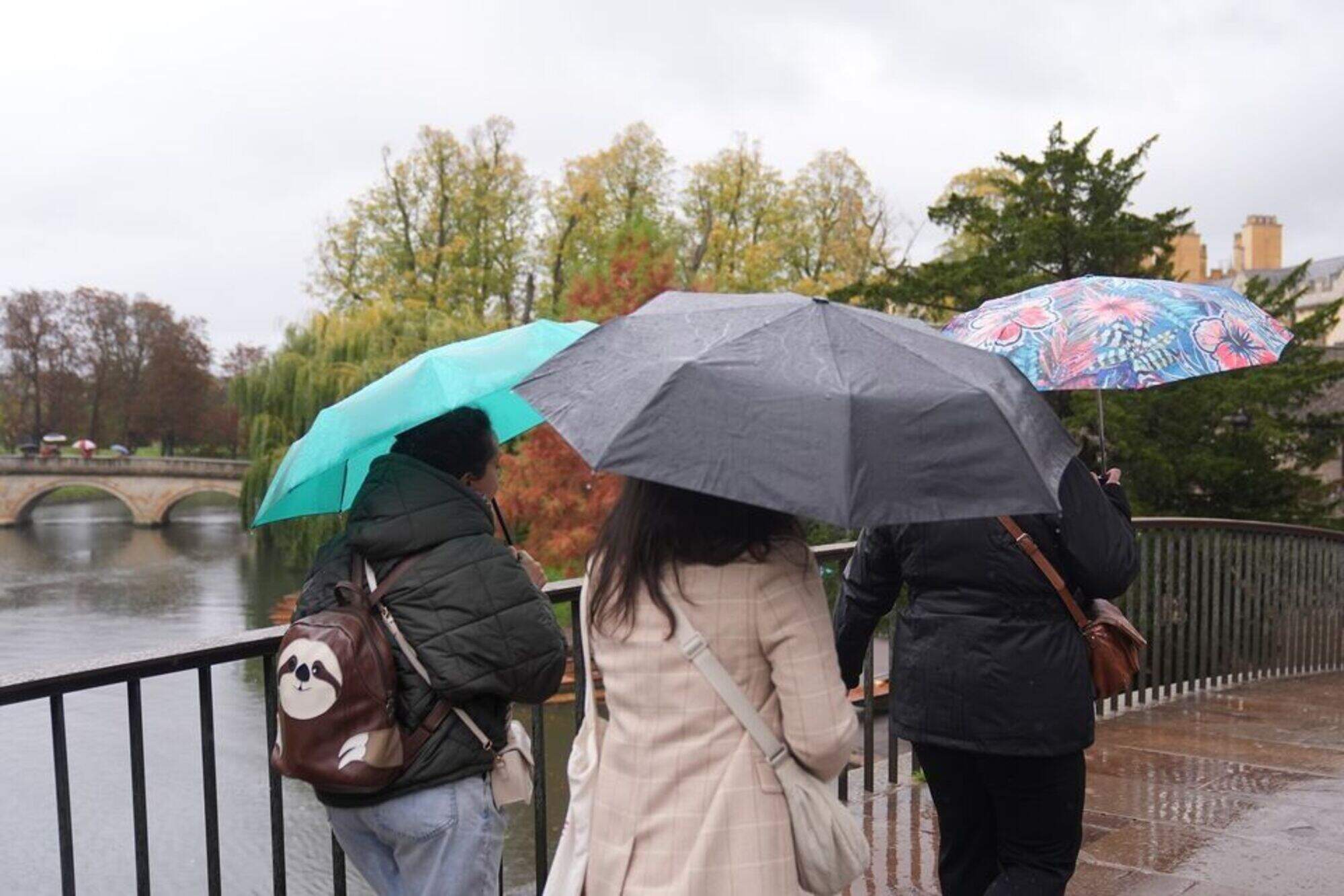‘Mixed’ conditions for weekend as temperatures set to dip amid rainy spells over coming days