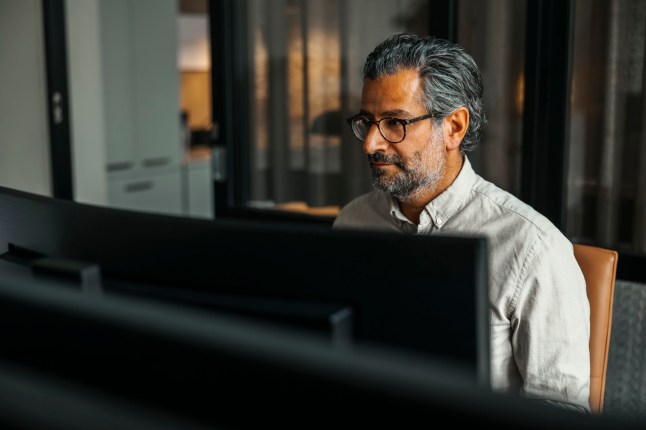 ‘Pingers’ are the irritating colleagues killing the vibes at work